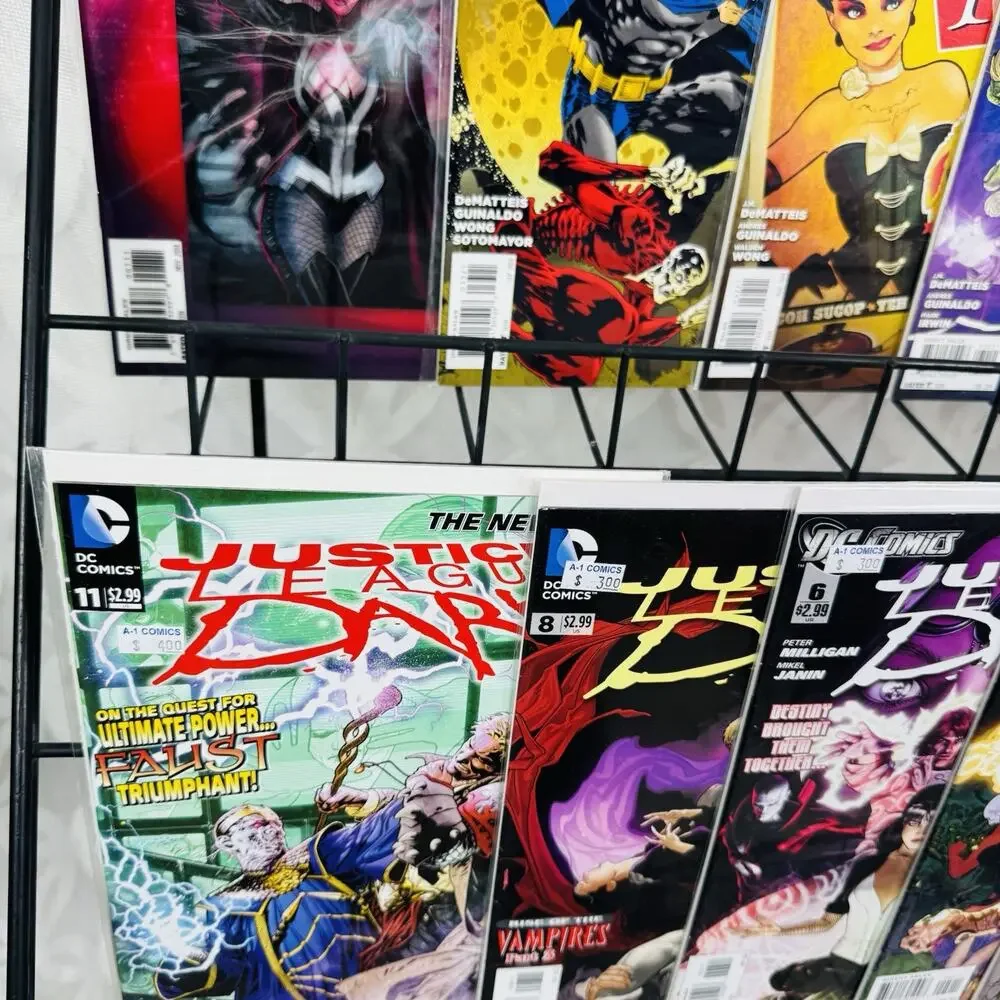 Justice League Dark 0 2-6 8 11 16 20-21 29 30 32-33  Futures‎ End Lot Zantana